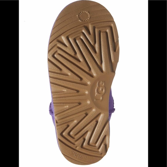 🔥🔥UGG Classic Short II Water Resistant  Bo… - Picture 2 of 11